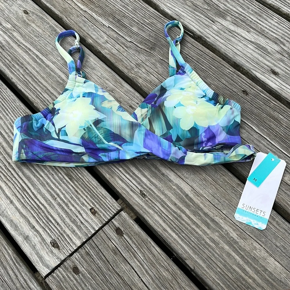 Sunsets Retreat Wrap Bikini Top,Medium,NWT - Picture 1 of 12